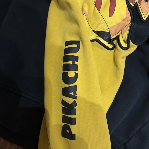 Rare Pokemon Nintendo Litlab Crewneck Sweatshirt Pikachu Size Medium - Picture 3 of 5